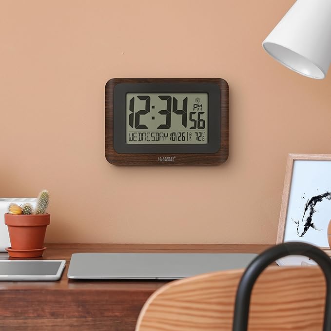 La Crosse Technology 513-17907-INT Digital Atomic Clock
