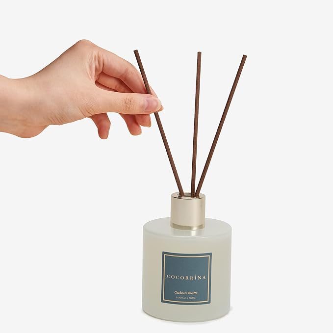 Cocorrína Premium Reed Diffuser Set with Preserved Baby's Breath & Cotton Stick Cashmere Vanilla 2 Packs, 6.7oz Scent Fragrance Oil Diffuser for Bedroom Bathroom Home Décor