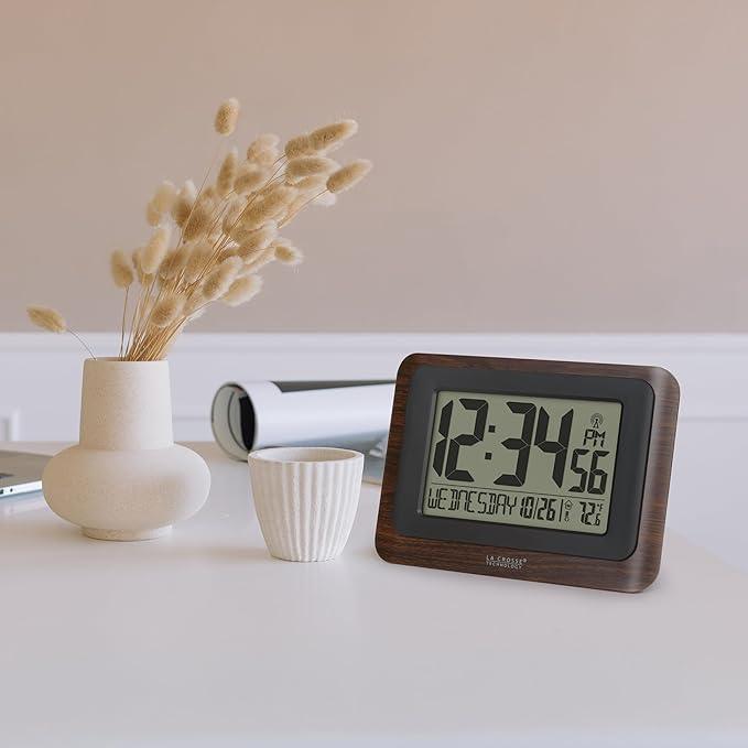 La Crosse Technology 513-17907-INT Digital Atomic Clock