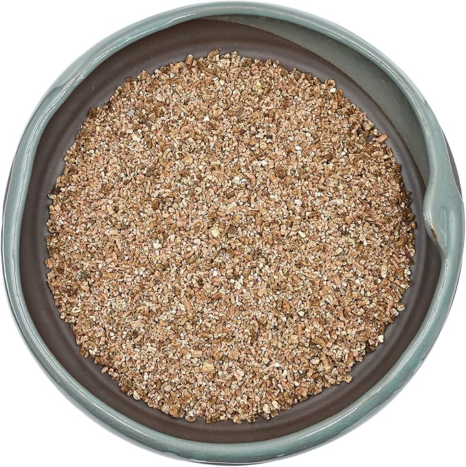 8QT Horticultural Vermiculite Bulk, Organic Vermiculite for Plants, Course Grade Vermiculite for Gardening, for houseplants, for Mushrooms, to Maintain Soil Moisture and Plant Growth(3-6mm)
