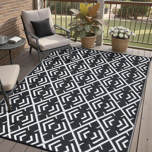 HUGEAR Outdoor Rug Mats, Large Waterproof Outdoor Area Rug, Reversible Portable Outdoor Plastic Straw Carpet for RV Deck Camping Front Door Indoor Outside Porch Picnic (5x8ft Geometric Black&White)